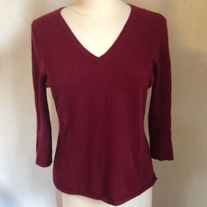 InCashmere Burgundy V -neck Sweater 100% Cashmere & 3/4 sleeves Size Large